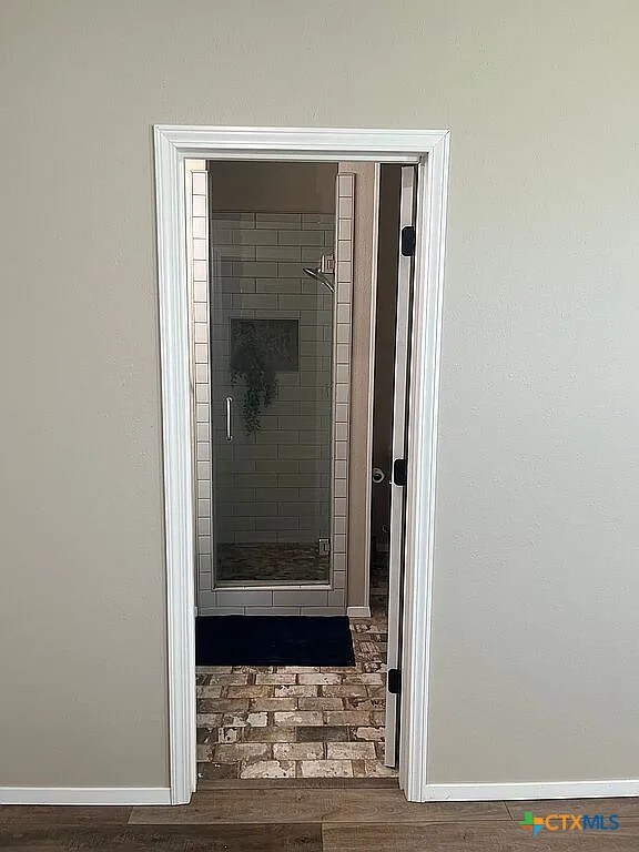 205 Lasalle Rd, Inez, TX 77968 - detailed view of baseboards
