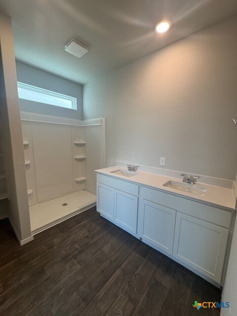 133 Keltic Dr, Kyle, TX 78640 - photo 10