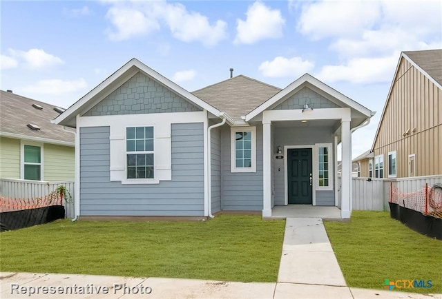 view of front of property with a front yard