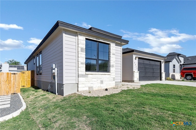 9923 Loma Alta Cir, Converse, TX 78109 - view of front facade featuring concrete driveway and a garage