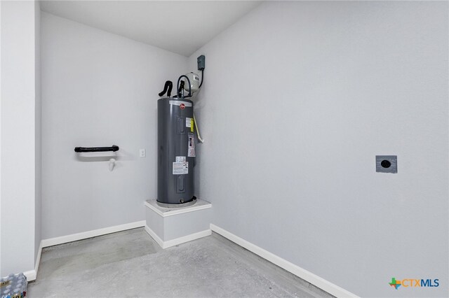 9923 Loma Alta Cir, Converse, TX 78109 - utility room with electric water heater