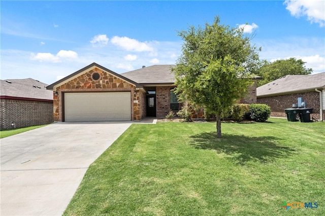 view of front facade featuring a front lawn and a garage