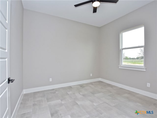 empty room with ceiling fan