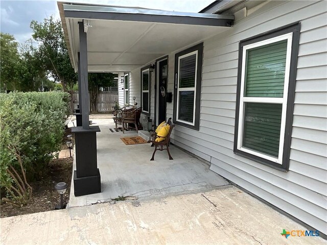 1210 N Milam St, Seguin, TX 78155 - view of porch