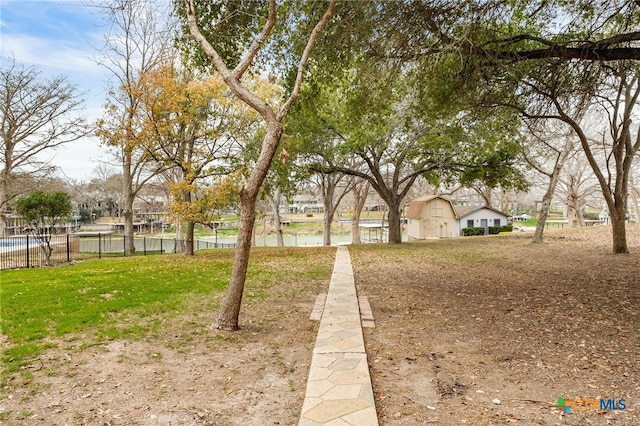 view of yard featuring a water view