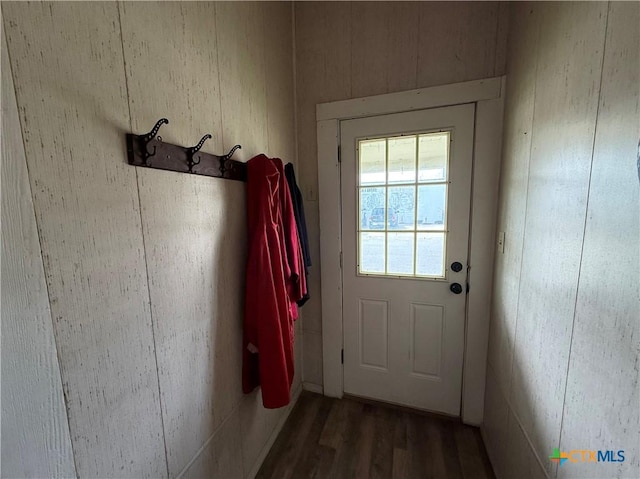 202 S Virginia St, Port Lavaca, TX 77979 - entryway with wood finished floors