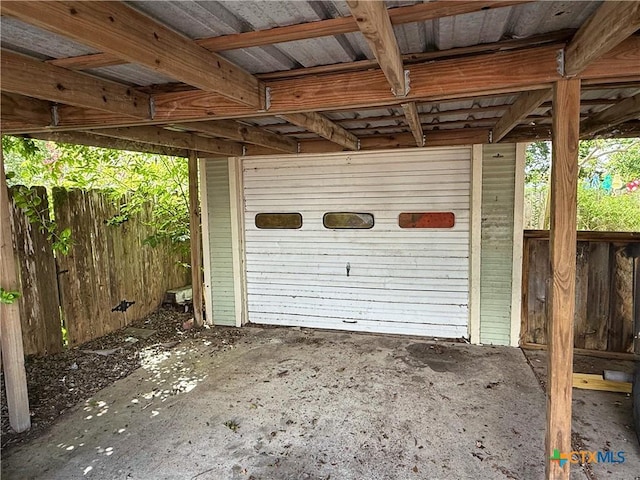202 S Virginia St, Port Lavaca, TX 77979 - view of garage