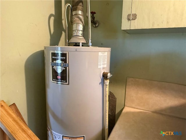 202 S Virginia St, Port Lavaca, TX 77979 - utilities with water heater