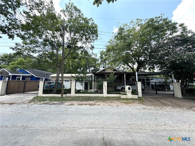 view of front facade