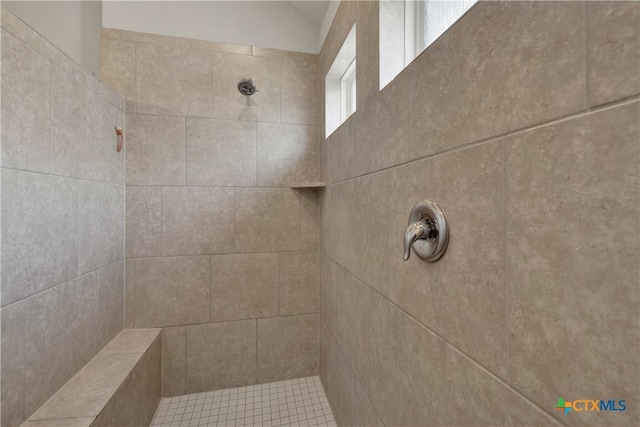 6010 Ballast Trl, New Braunfels, TX 78132 - full bathroom featuring a tile shower