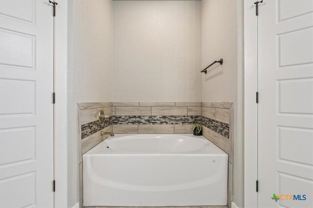 100 Metheglin Dr, Temple, TX 76502 - full bathroom featuring a bath