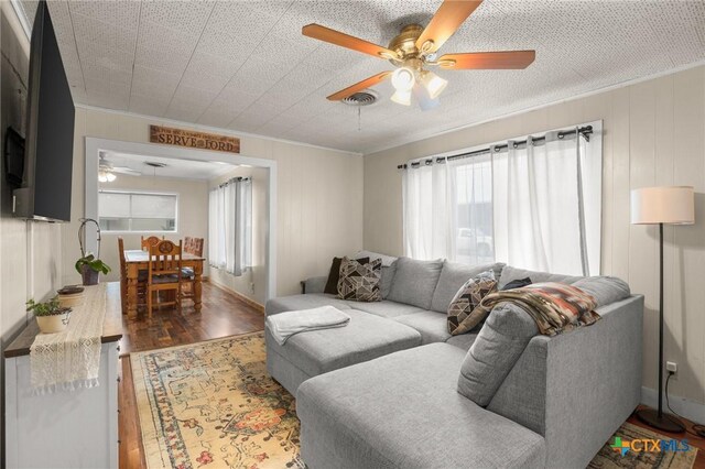 102 E Stiles St, Thrall, TX 76578 - photo 4