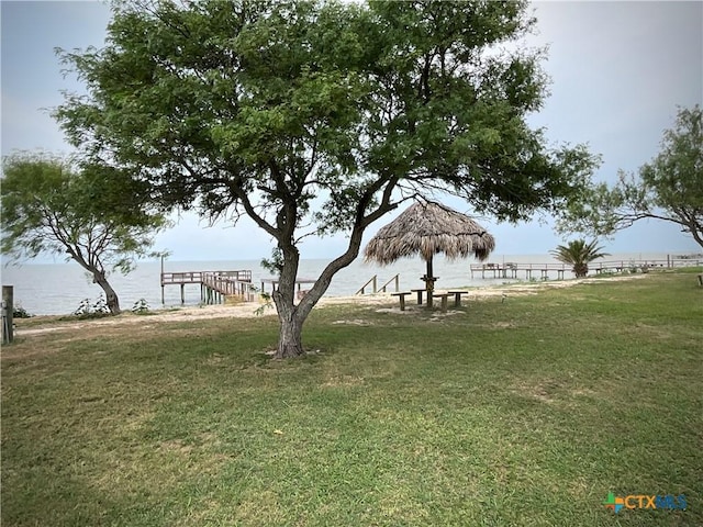 364 N Blackburn Ave, Port Lavaca, TX 77979 - view of home's community with a yard and a water view