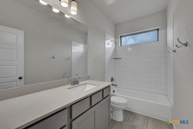 129 La Cima, Boerne, TX 78006 - full bathroom with vanity and washtub / shower combination