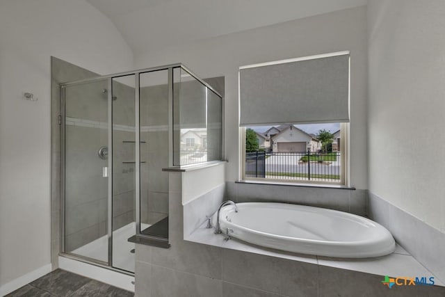 129 La Cima, Boerne, TX 78006 - full bath featuring a garden tub and a stall shower