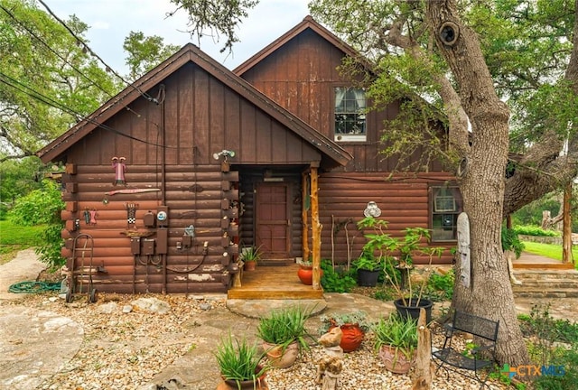 1218 Oakwood Loop, San Marcos, TX 78666 - log home with log siding