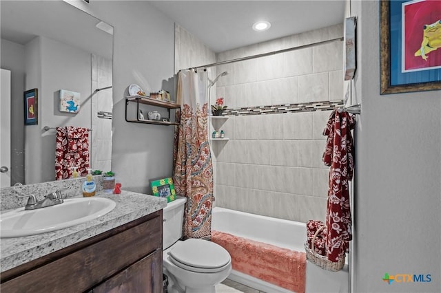182 Palm, Spring Branch, TX 78070 - full bath featuring vanity and shower / bath combination with curtain