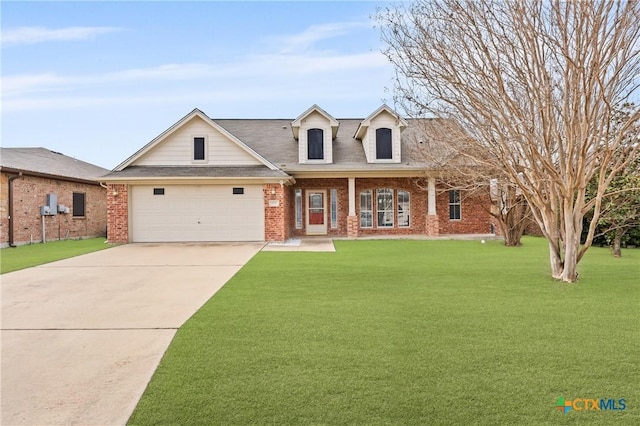 view of front facade featuring a garage and a front yard