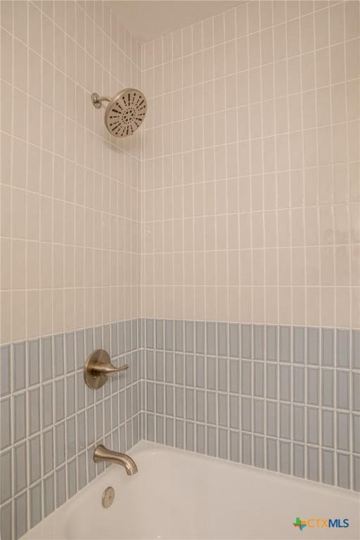 2906 Arroyo Dr, Victoria, TX 77901 - bathroom with shower / bathtub combination
