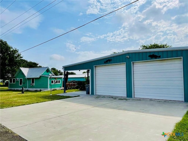 302 E Dallas Ave, Seadrift, TX 77983 - garage with a detached garage
