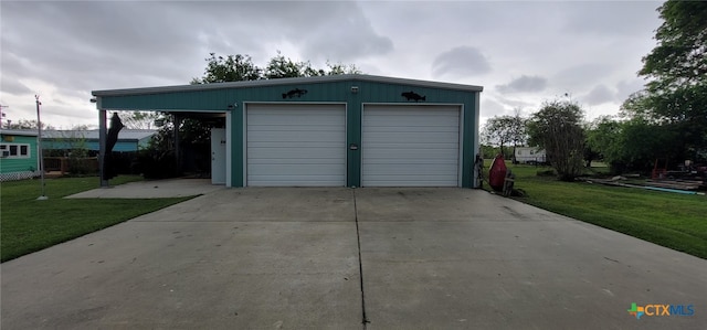 302 E Dallas Ave, Seadrift, TX 77983 - garage with a garage