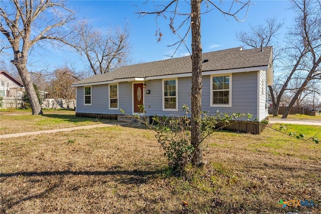 view of front of house featuring a front yard