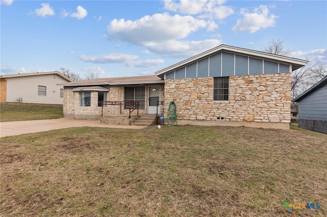 view of front of home with a front yard