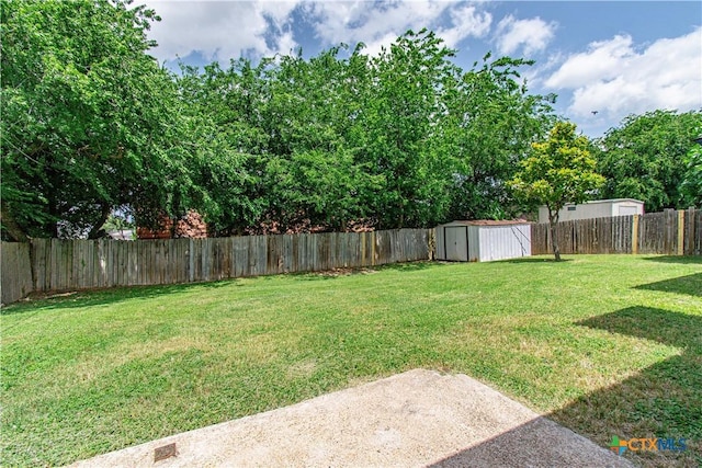 2009 Fleetwood Dr, Killeen, TX 76543 - fenced backyard featuring a shed