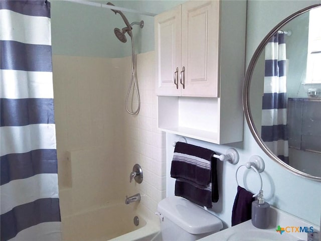 618 Pecos St, Lockhart, TX 78644 - bathroom with shower / bath combo and toilet