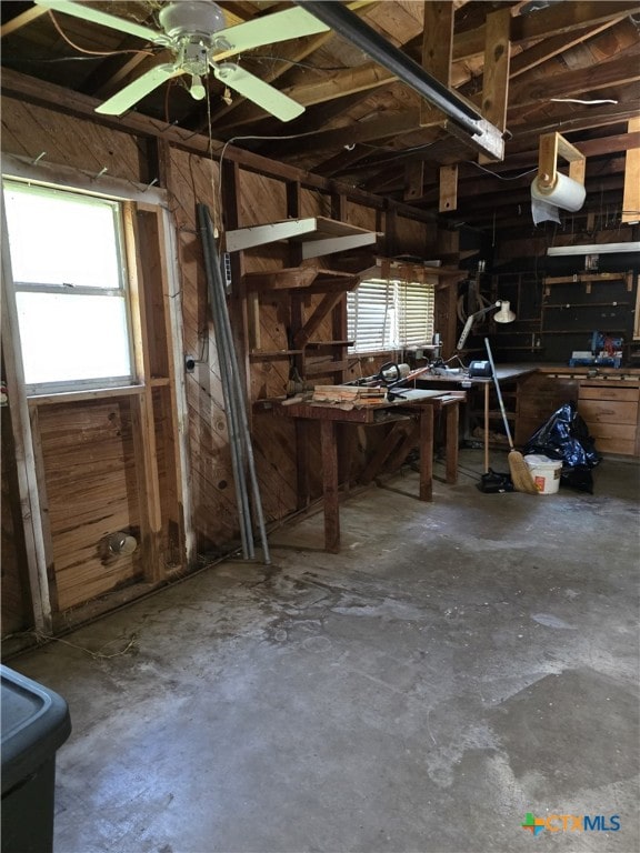 220 Davis Ave, Port Lavaca, TX 77979 - misc room featuring concrete floors