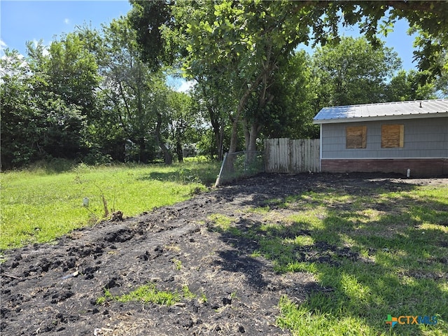 220 Davis Ave, Port Lavaca, TX 77979 - view of yard