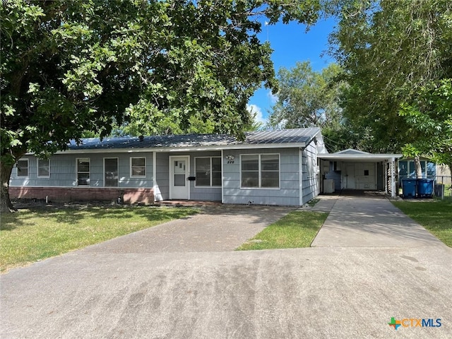 220 Davis Ave, Port Lavaca, TX 77979 - photo 3
