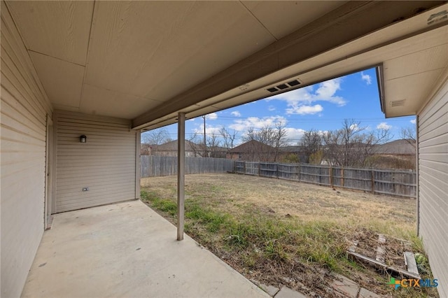 view of yard featuring a patio area