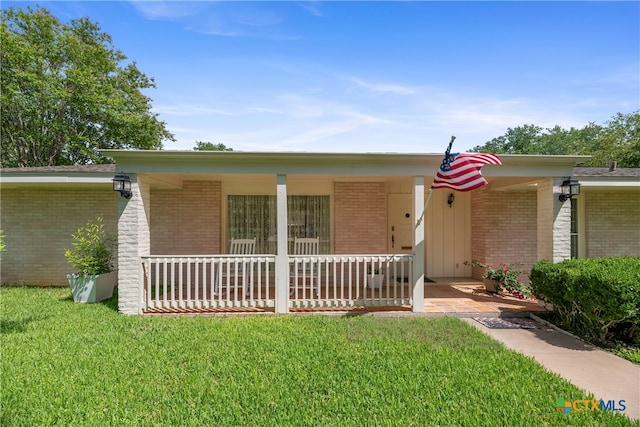 Listing photo 3 for 1211 E Bowie St, Beeville TX 78102