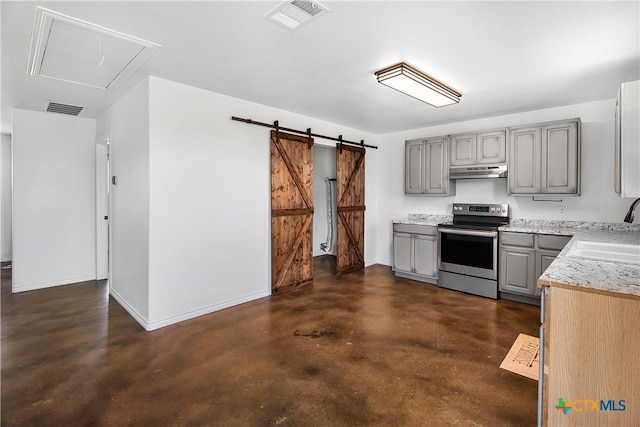 kitchen with a barn door, gray cabinets, stainless steel electric stove, and sink