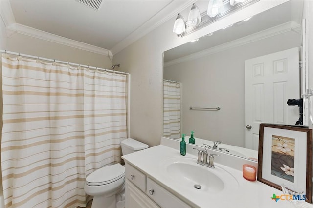 1711 Kelly Ct, New Braunfels, TX 78130 - bathroom featuring vanity, crown molding, and curtained shower
