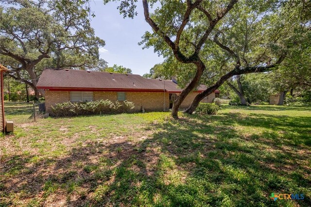 408 Royal Oak Dr, Victoria, TX 77905 - view of yard