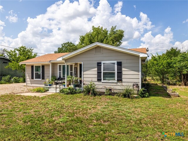 415 Brooks Mill Rd, Bertram, TX 78605 - view of front facade featuring a front lawn
