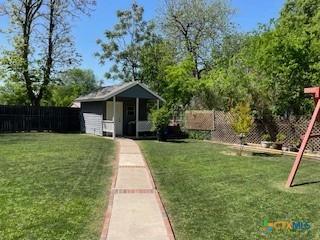 304 Oak Plz, Austin, TX 78753 - view of yard