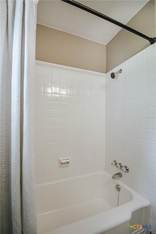 full bath with shower / tub combo