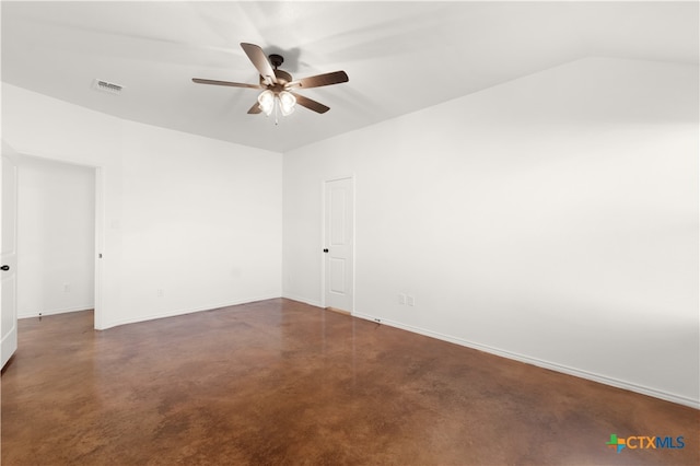 empty room featuring ceiling fan