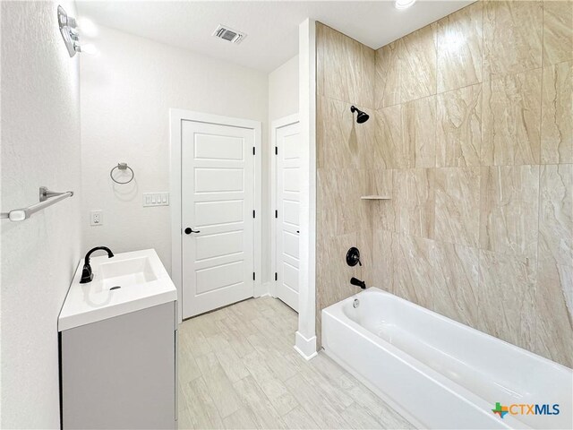 1637 Bob White Dr, Spring Branch, TX 78070 - full bath featuring shower / bath combination and vanity
