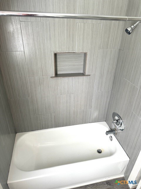 4505 Mustang Dr, Killeen, TX 76549 - bathroom with shower / bathing tub combination