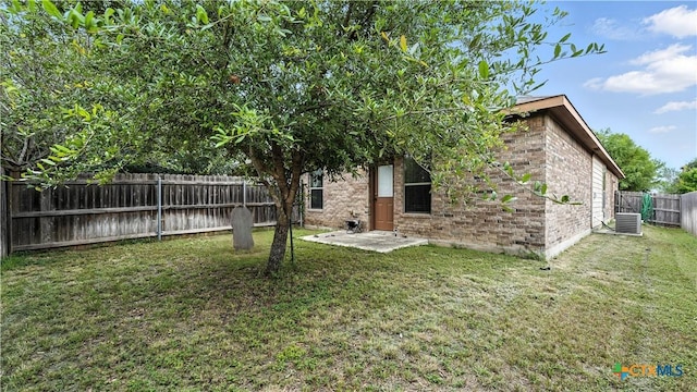 557/561 Creekside Cir, New Braunfels, TX 78130 - view of fenced backyard