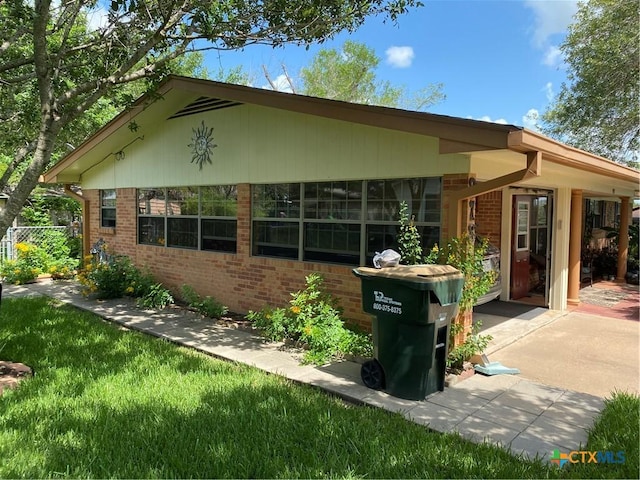 913 S Welhausen Ave, Shiner, TX 77984