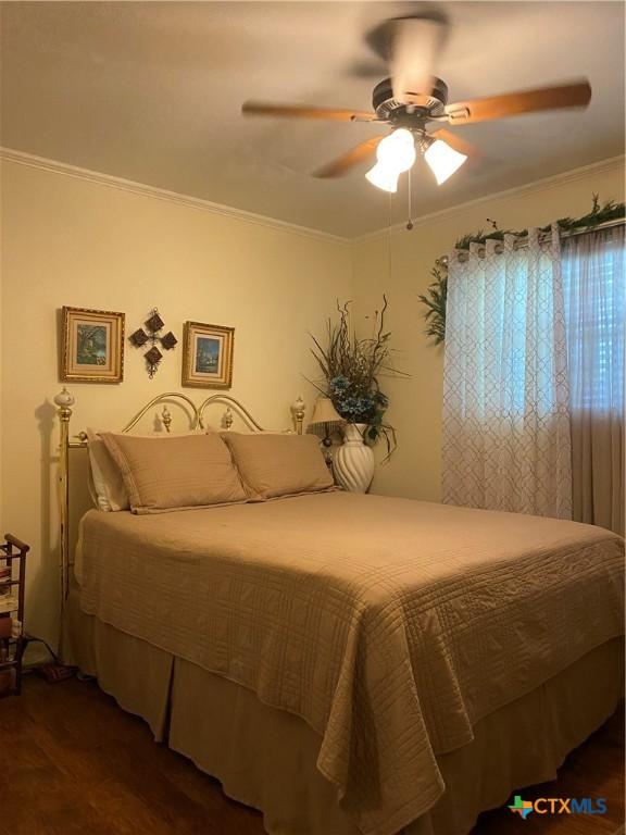 913 S Welhausen Ave, Shiner, TX 77984