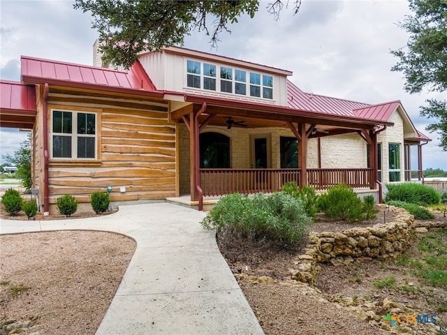 view of front facade featuring covered porch and ceiling fan