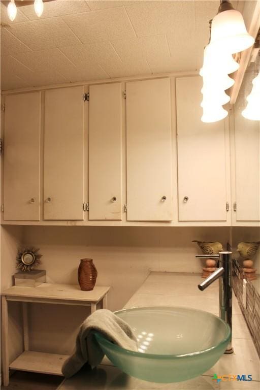 110 Crockett St, Port Lavaca, TX 77979 - view of bathroom
