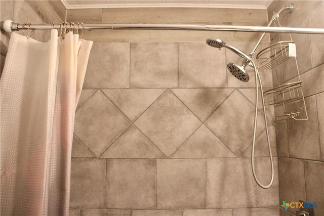 110 Crockett St, Port Lavaca, TX 77979 - bathroom view of tiled shower