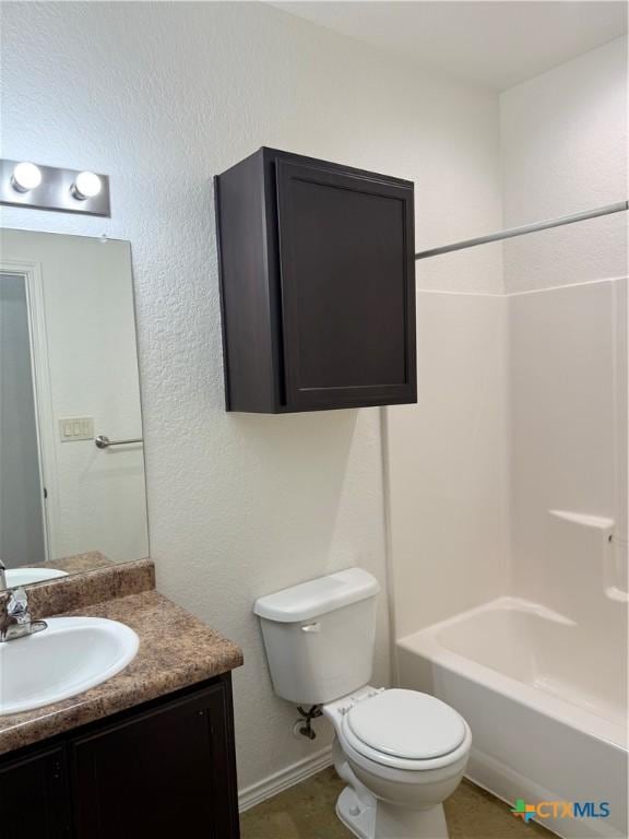 209 Anne Louise Dr, New Braunfels, TX 78130 - full bathroom featuring tub / shower combination, toilet, vanity, and baseboards